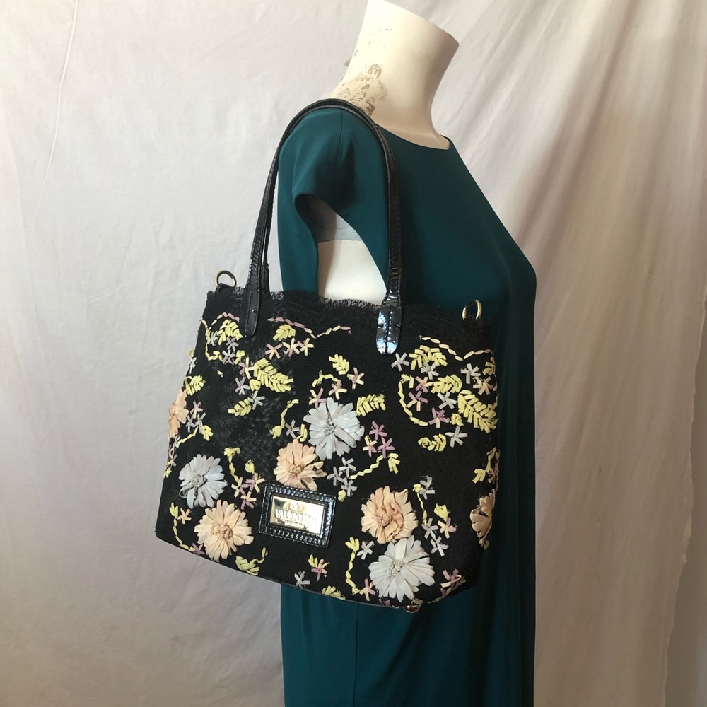 Rare! Valentino Garavani Lace floral tote bag